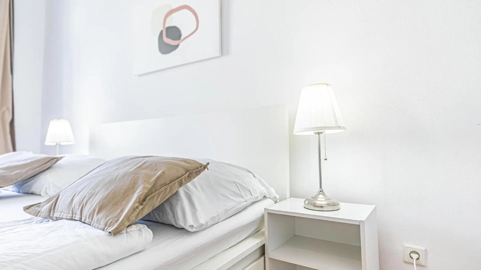 Stylish & Comfy 2Br Apt Great For Longstays 0*, Vienna