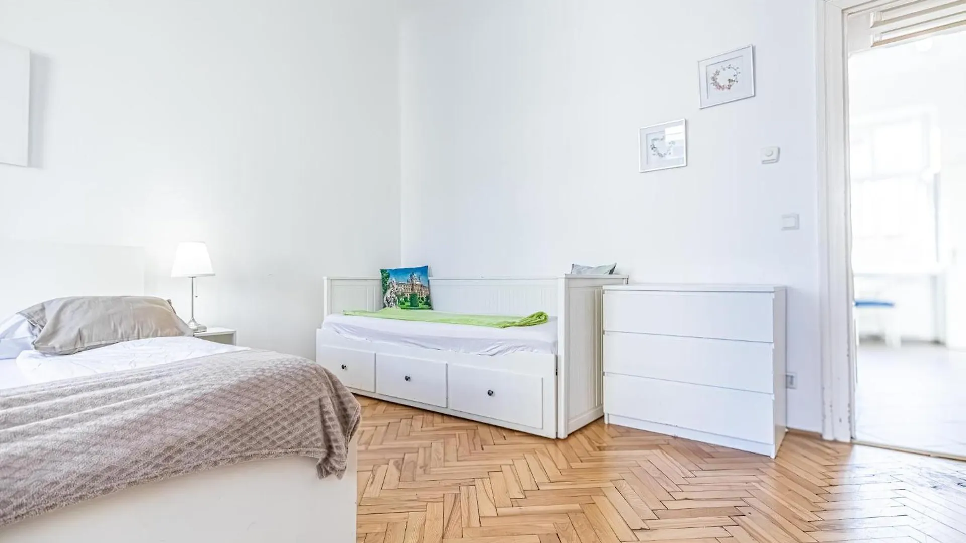 Stylish & Comfy 2Br Apt Great For Longstays Appartamento Vienna