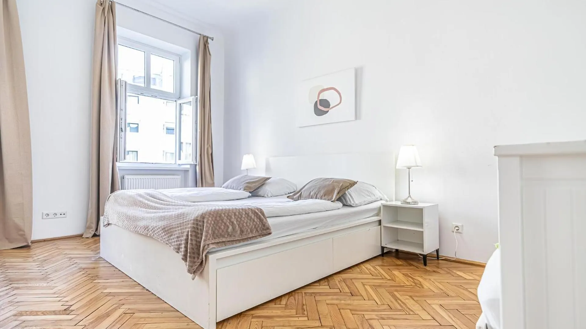 Stylish & Comfy 2Br Apt Great For Longstays 0*, Vienna